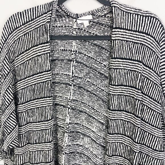 CHARMING CHARLIE | Kimono Style Cardigan Striped - Picture 6 of 8